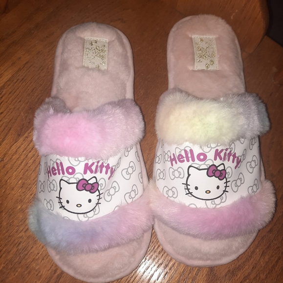 Price Firm- Hello Kitty women's fur slipper slides - Picture 2 of 4